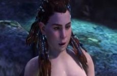 Aloy se caresse dans une rivière de Horizon Zero Dawn