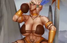 Amazone blonde aux gros seins ecchi à 360°