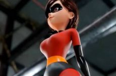Elastigirl fait du stretching dans sa combi moulante