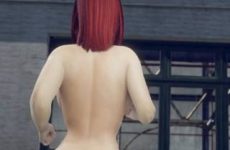 Black Widow (Scarlett Johansson) court nue