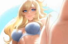 Cette jolie blonde fait plaisir aux fétichistes des pieds