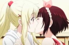 Compilation de french kiss dans les animes ecchi