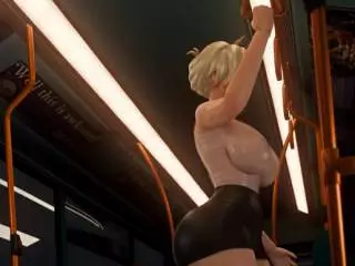 Blonde aux formes généreuses dans le train