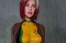 Rogue des X-men dans sa combinaison très moulante