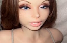 Poupée de loisir animée par intelligence artificielle