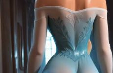 Elsa remue ses fesses dans sa nuisette transparente