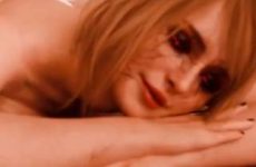 Ashley Graham remue ses petites fesses sexy