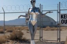 Dansez avec cette extra-terrestre très sexy par IA