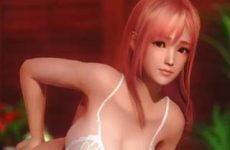 Honoka perd son soutif dans Dead or Alive
