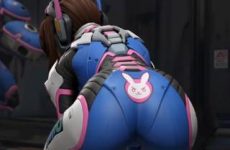 D.Va craque sa combinaison et dévoile sa culotte